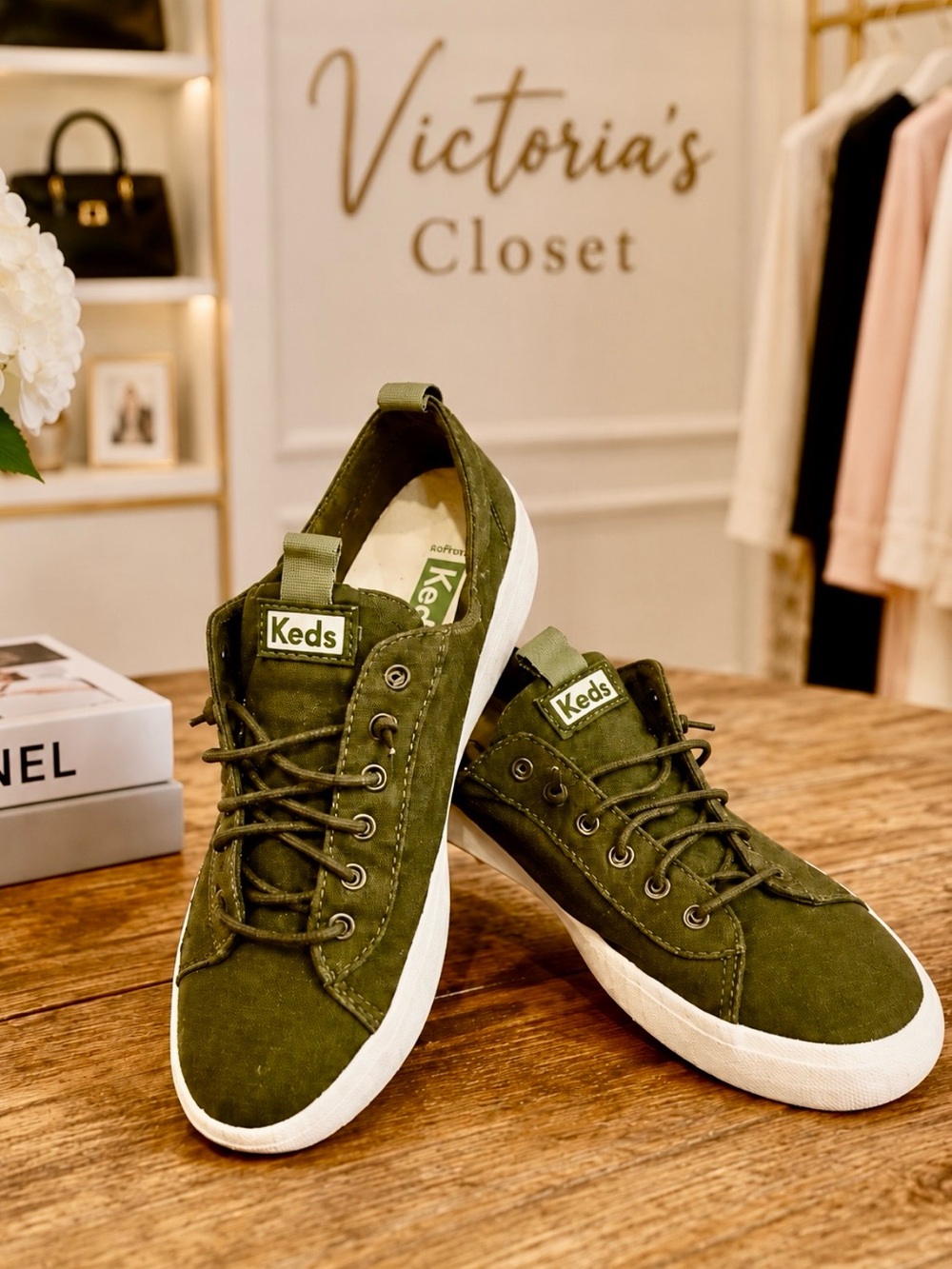 Keds Women's Olive Green Sneakers Size 6